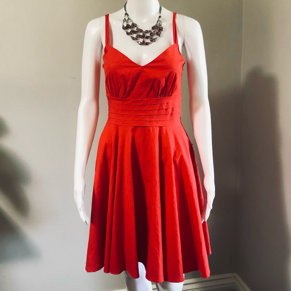 NEW WITH TAGS!  BB DAKOTA RED SPAGHETTI STRAPS, FULLY LINED W/SIZE ZIPPE…